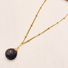 Load image into Gallery viewer, Cut Black Stone Neckl