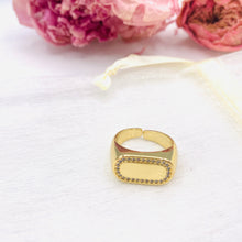 Load image into Gallery viewer, Zirconia Signet Ring