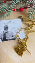 Load image into Gallery viewer, Kiungo Heart Necklace - Gold