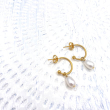 Load image into Gallery viewer, Pearl Drop Hoop