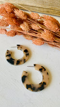 Load image into Gallery viewer, Tortoise Cream Hoops