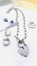 Load image into Gallery viewer, Kiungo Heart Necklace - Silver