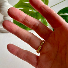 Load image into Gallery viewer, Ribbed Design Ring