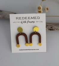 Load image into Gallery viewer, Wood Arch Earring