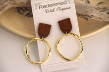 Load image into Gallery viewer, Twisted Gold Hoop Earring