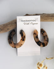 Load image into Gallery viewer, Tortoise Cream Hoops