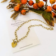 Load image into Gallery viewer, Kiungo Heart Necklace - Gold