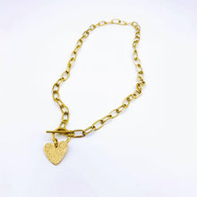 Load image into Gallery viewer, Kiungo Heart Necklace - Gold
