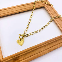 Load image into Gallery viewer, Kiungo Heart Necklace - Gold