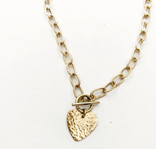 Load image into Gallery viewer, Kiungo Heart Necklace - Gold
