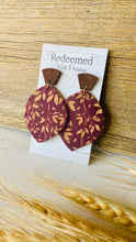 Load image into Gallery viewer, The Vine Wood Earrings
