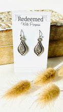 Load image into Gallery viewer, Sumitra Electroplated Earrings Silver
