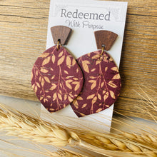 Load image into Gallery viewer, The Vine Wood Earrings
