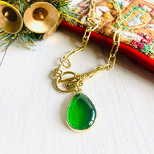Load image into Gallery viewer, Recycled Glass Link Necklace - Green
