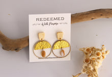Load image into Gallery viewer, Hammered Gold and Bead Earring
