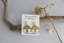 Load image into Gallery viewer, Hammered Gold and Bead Earring
