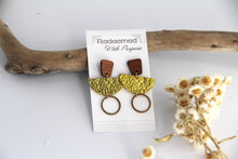 Load image into Gallery viewer, Hammered Gold Drop Earring
