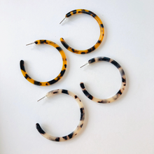 Load image into Gallery viewer, Classic Tortoise Amber Hoops
