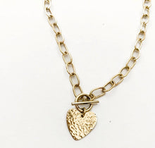 Load image into Gallery viewer, Kiungo Heart Necklace - Silver
