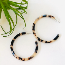 Load image into Gallery viewer, Classic Tortoise Cream Hoops
