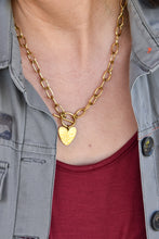 Load image into Gallery viewer, Kiungo Heart Necklace - Gold
